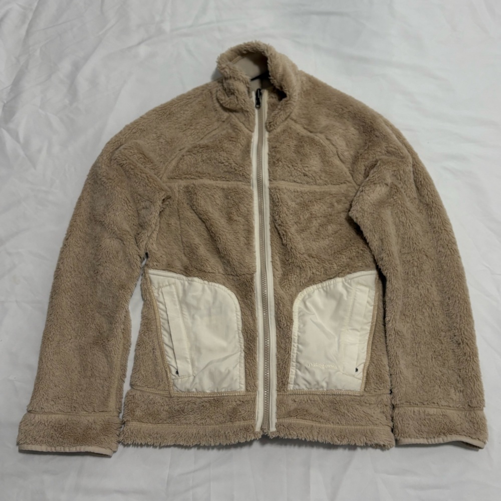Women’s Patagonia Reversible Windzone Jacket in Cream and White Size XS